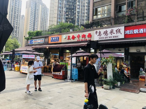 大润发超市门口!总价45万商铺!年租30000!