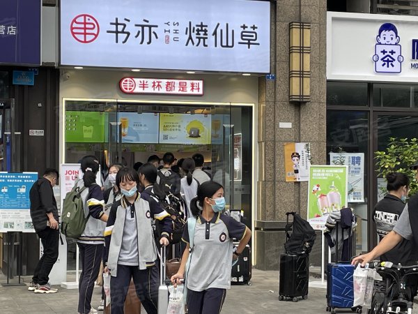 大润发超市旁!总价67万!小出售!6米全业态